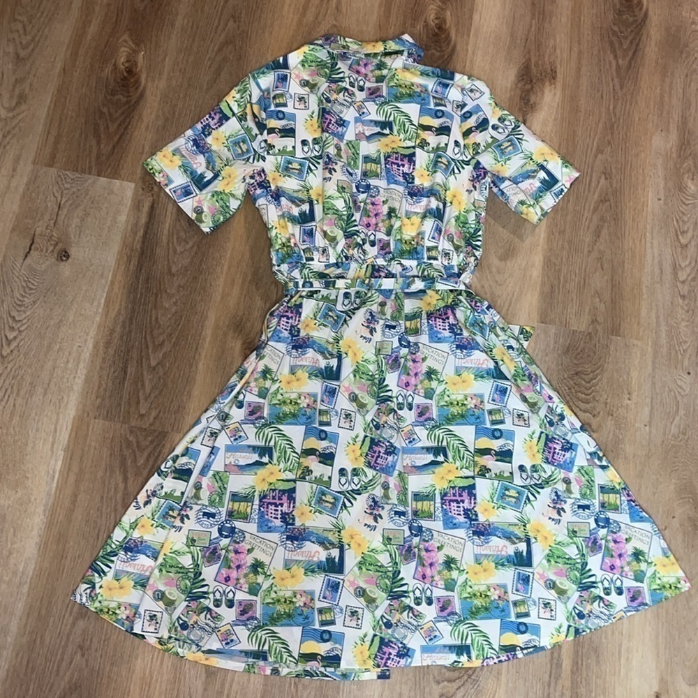 Gorgeous Vintage Look Button Down Collared Short Sleeve Travel Dress Medium - Picture 7 of 9